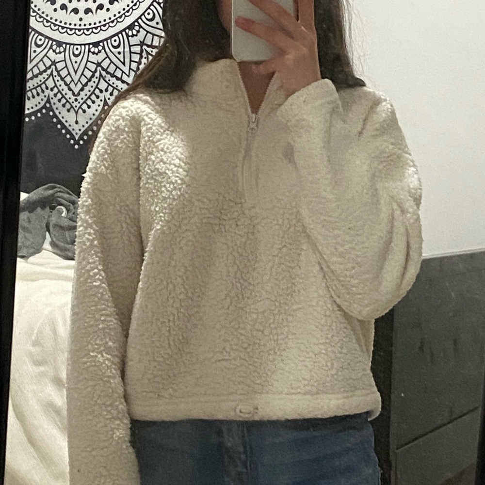 white sherpa half zip swaetshirt